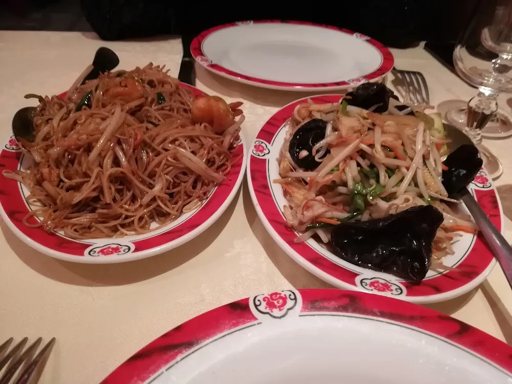 Nouilles Sautées Aux Crevettes Légumes Shop Suey